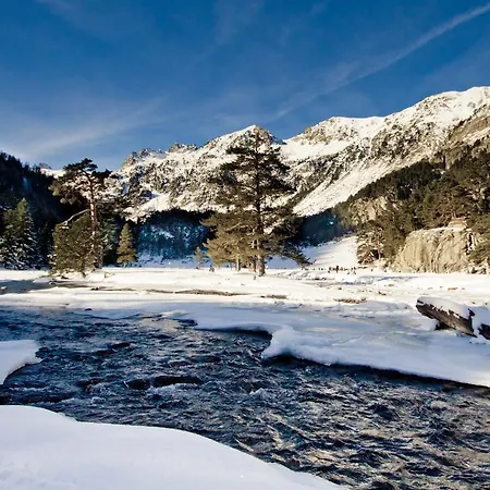 Nemea Les D'estive Lägenhetshotell Cauterets