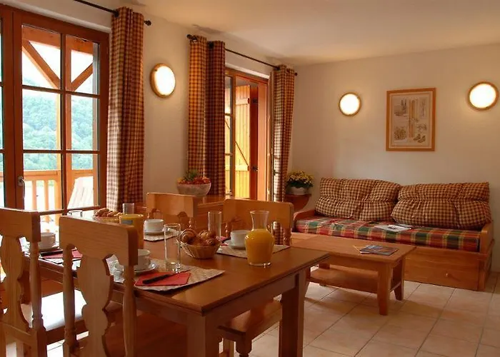 Nemea Les D'estive מלון דירות 4*